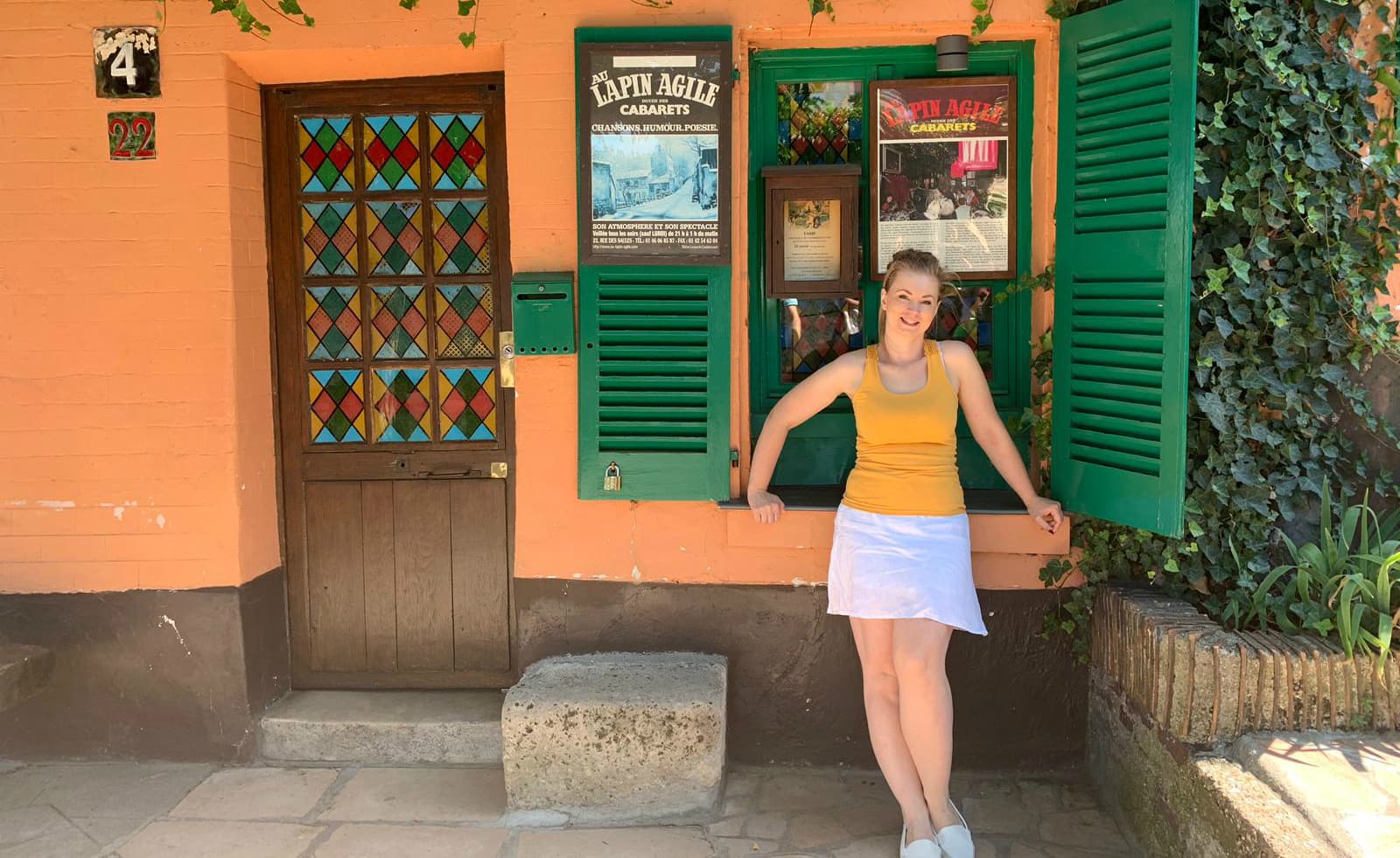 Paris: Romantic Montmartre Exploration Game