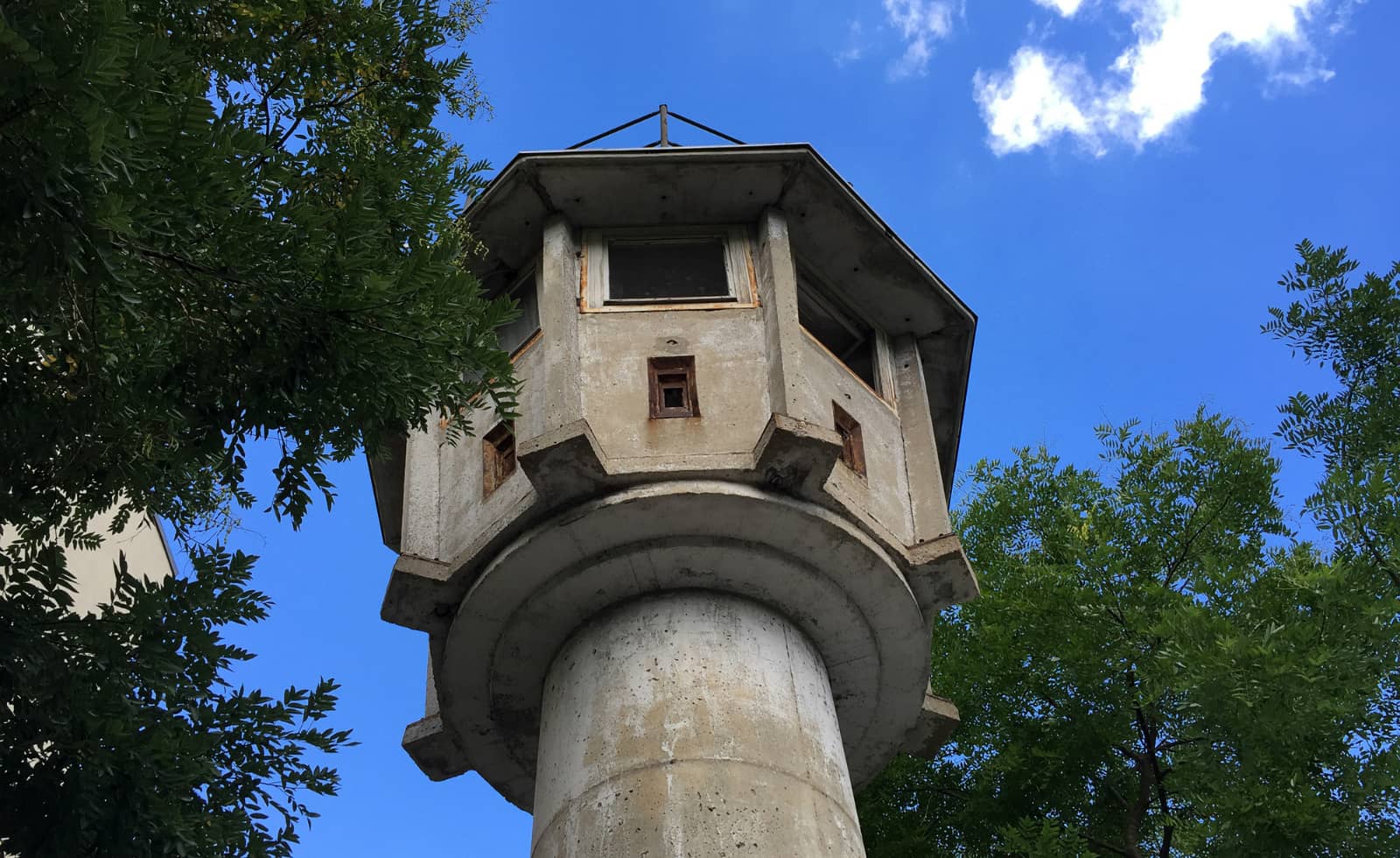 Berlin: Berlin Wall's Greatest Escapes Exploration Game Tour