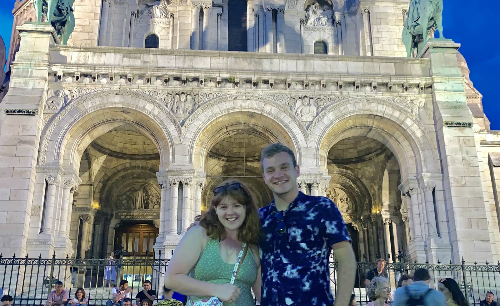 Paris: Romantic Montmartre Exploration Game