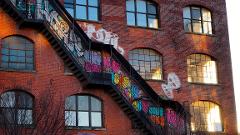 New York City: Williamsburg Street-Art Exploration Game in Brooklyn