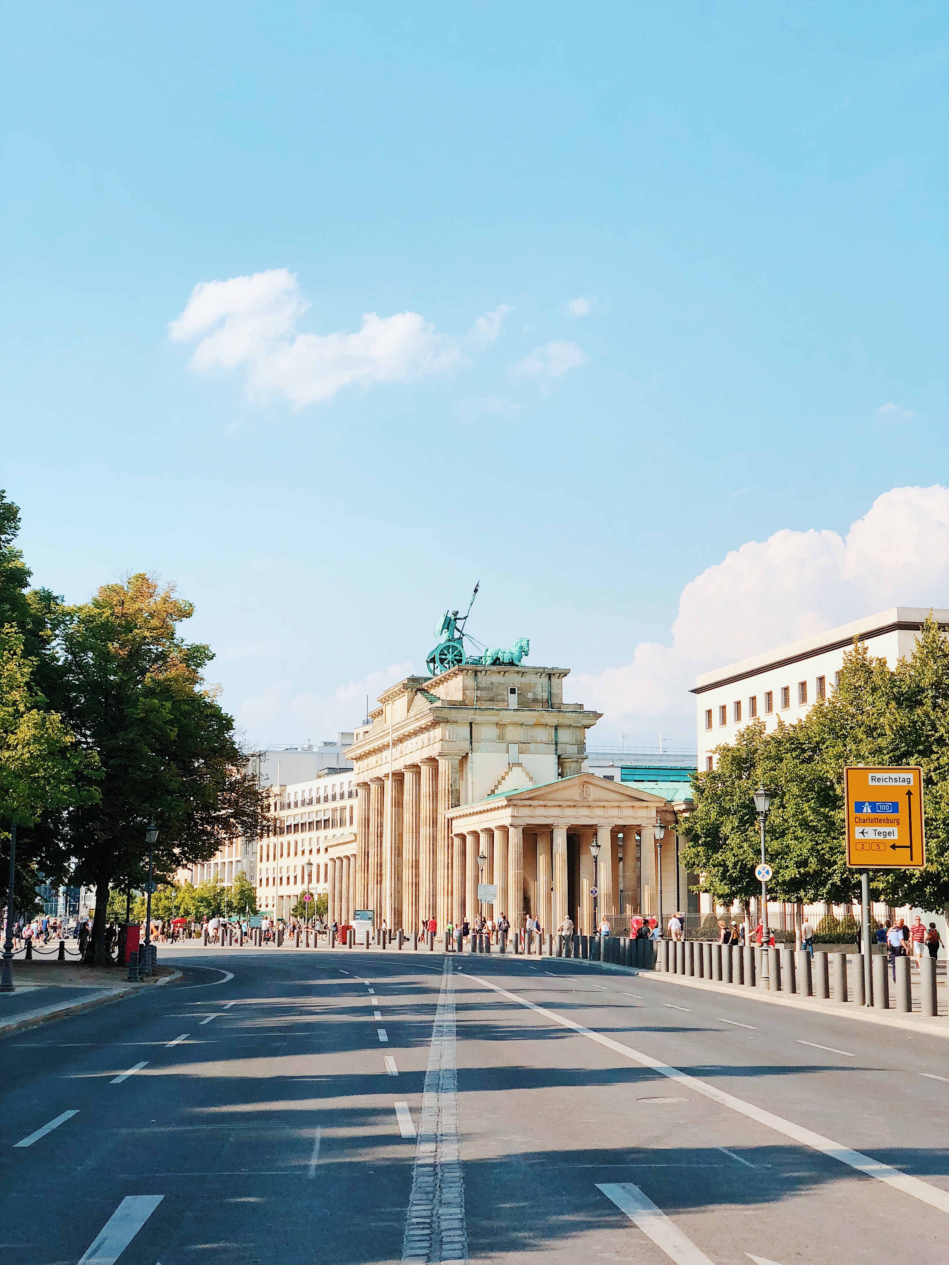 Berlin: Berlin Wall's Greatest Escapes Exploration Game Tour
