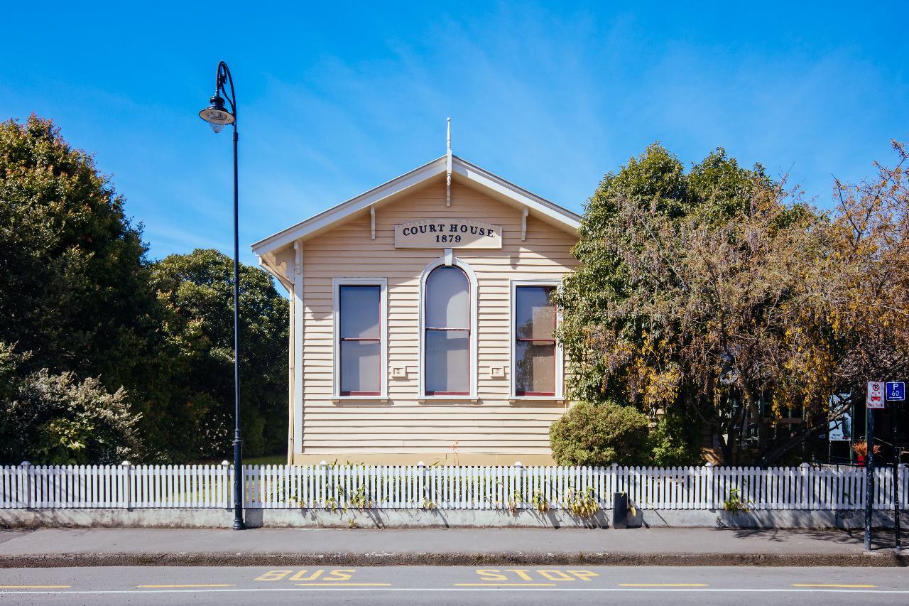 Private Akaroa & Banks Peninsula Shore Excursion from Lyttelton