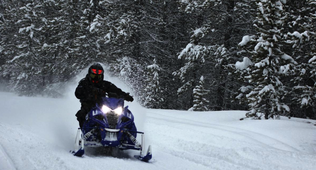 Single Rider Snowmobile: 24 Hour Rental
