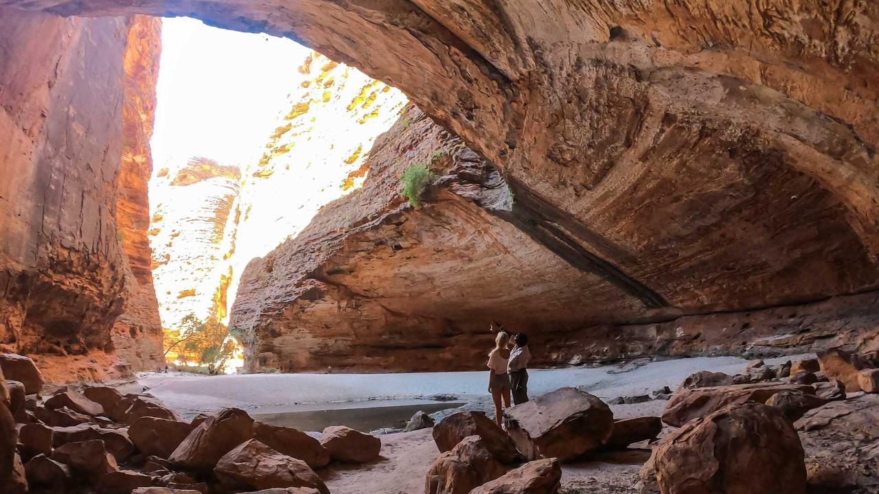 B K1b Bungles Day Trek Flight Ex Broome Kingfisher Tours Wa