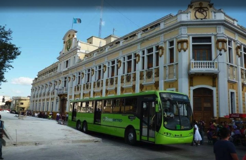 Guatemala City: Walking Tour & Public Bus