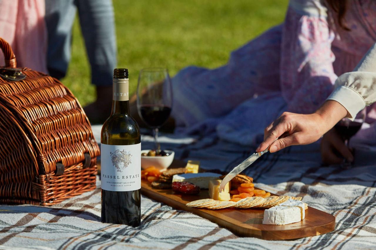 Picnic Wine Tasting 