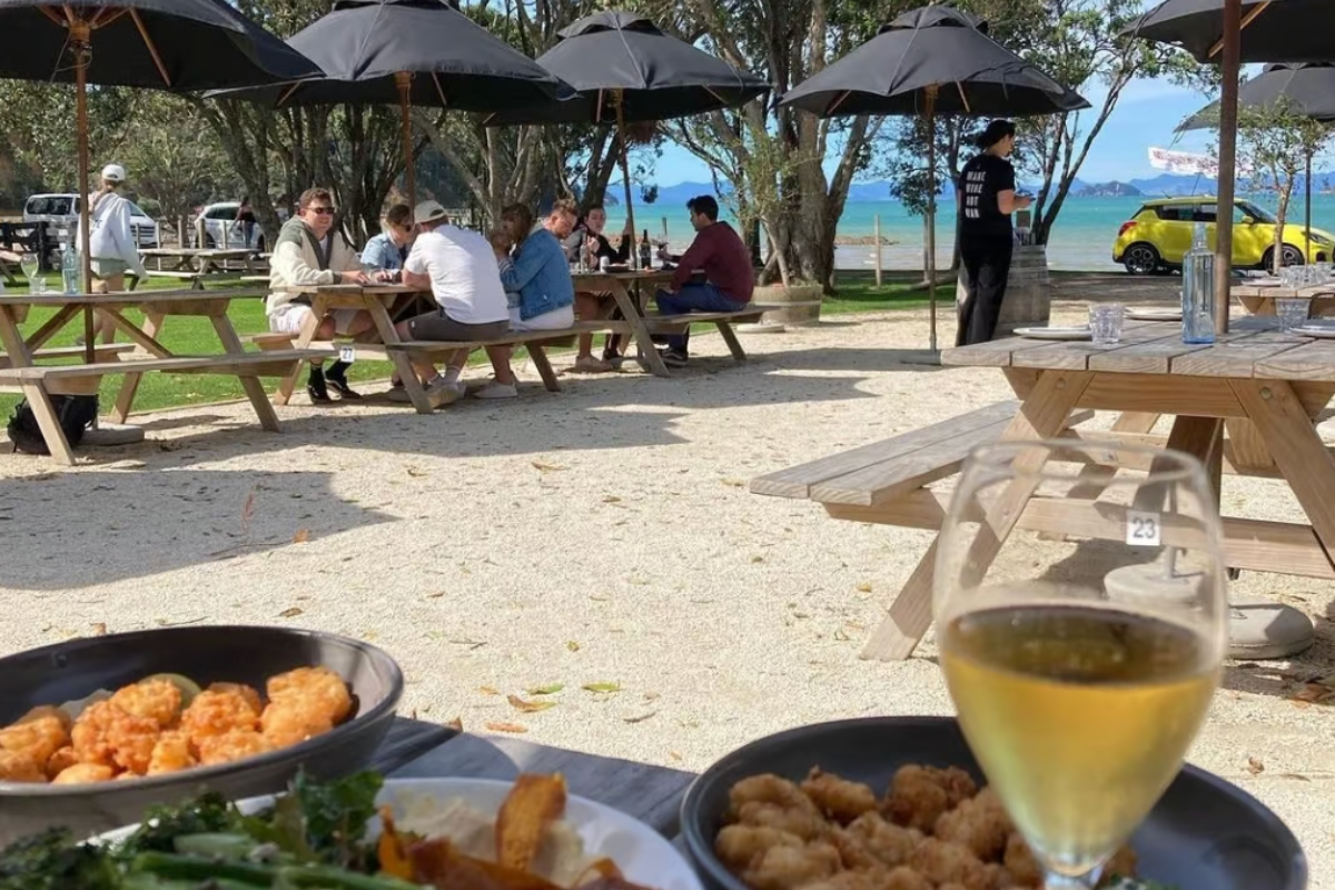Private - 7hr Far End Waiheke Wine Tour