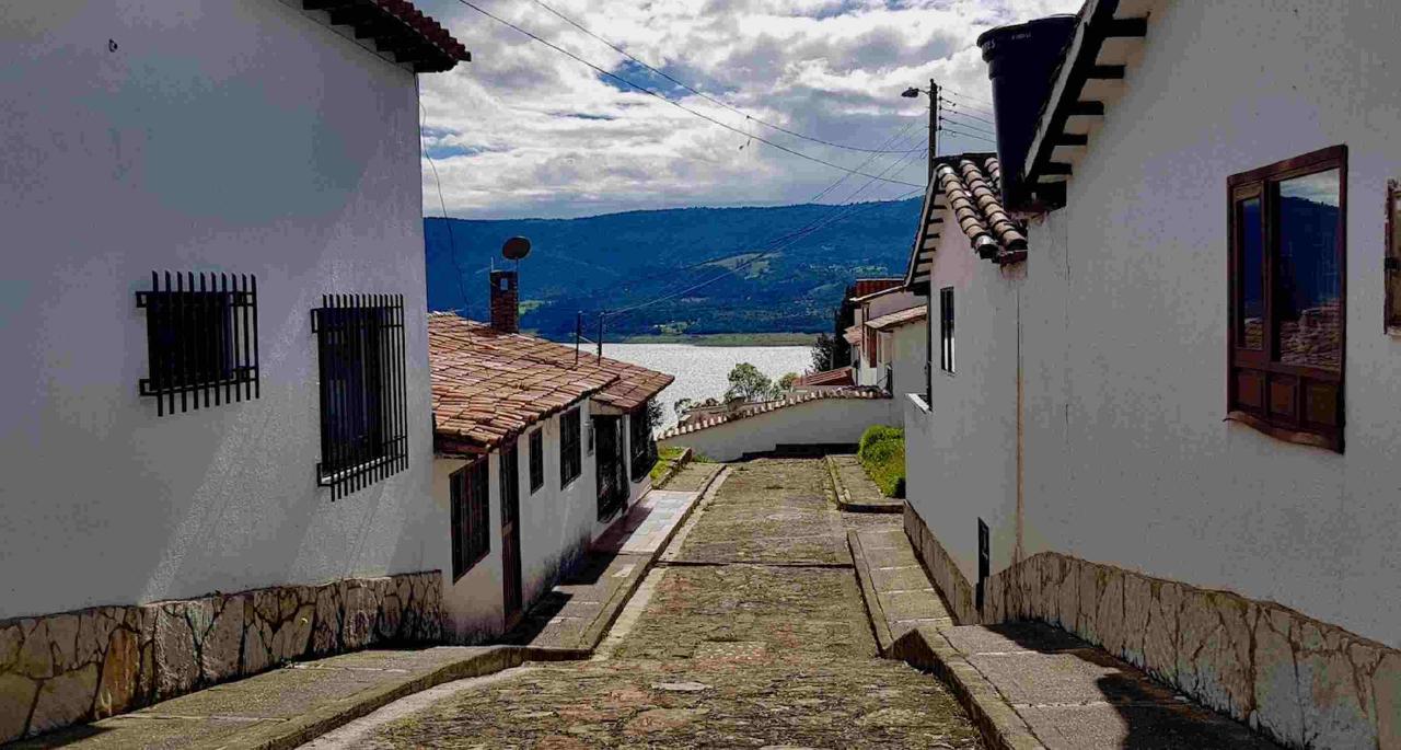 Lake Guatavitá Private Day Tour from Bogotá