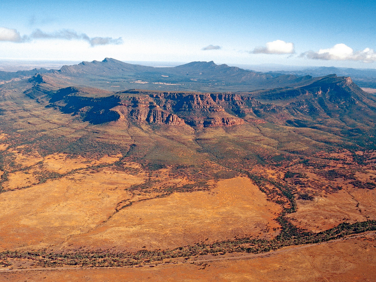 7-Day Adelaide to Coober Pedy Small Group 4WD Eco Tour incl. Lake Eyre, Flinders Ranges and Outback