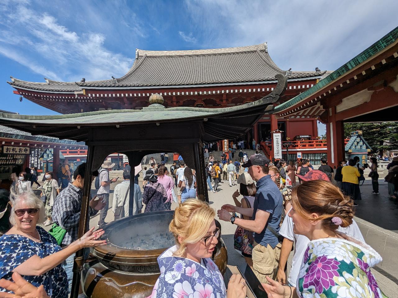 History walking tour in Asakusa