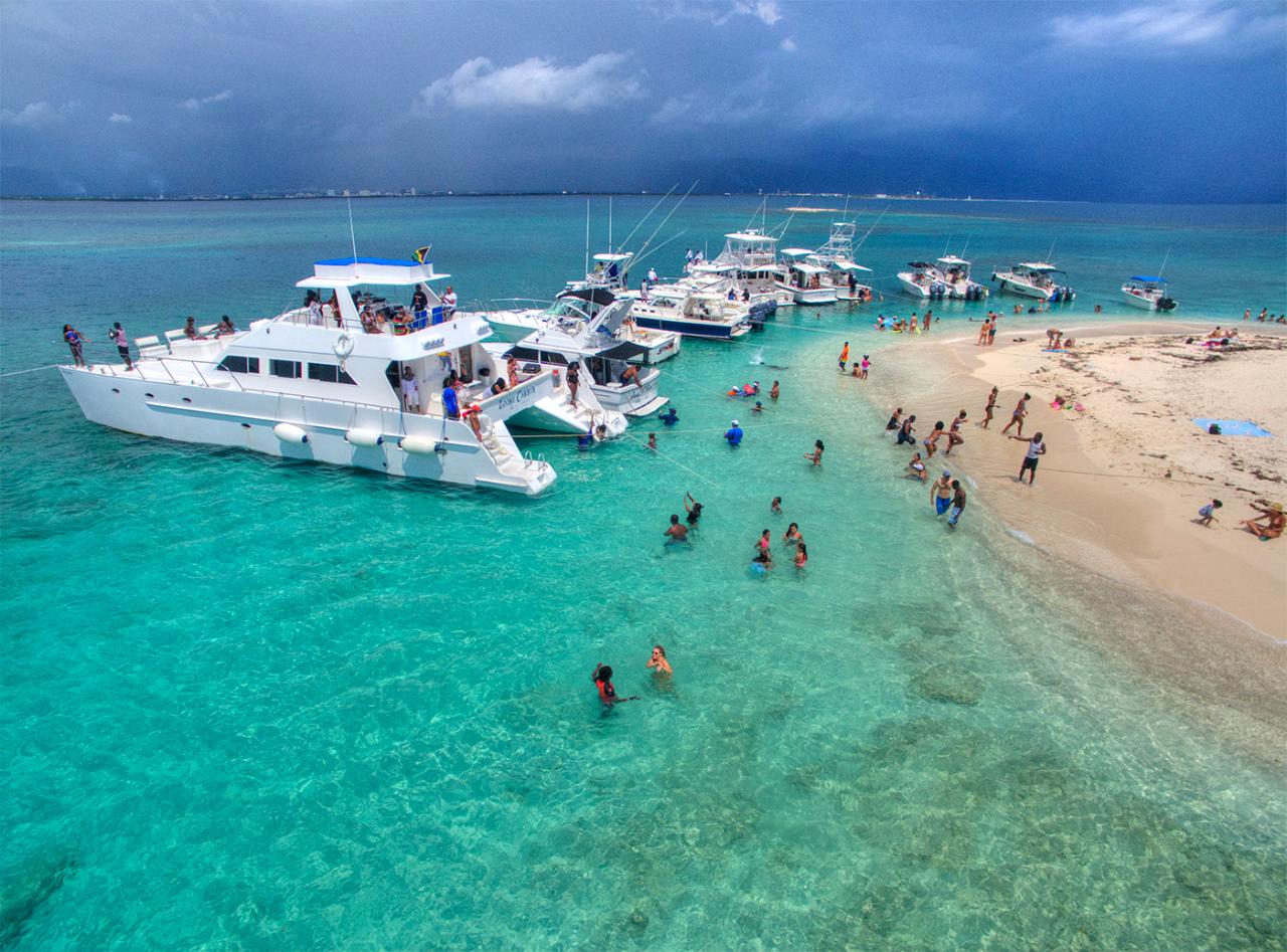 PRIVATE CHARTER - Loose Cannon 2 - Catamaran Day CHARTER ( 4 hours between 8am-4pm)