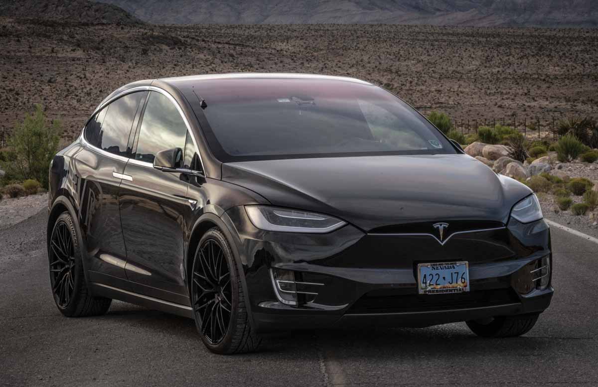 Tesla Model X (3 Max)