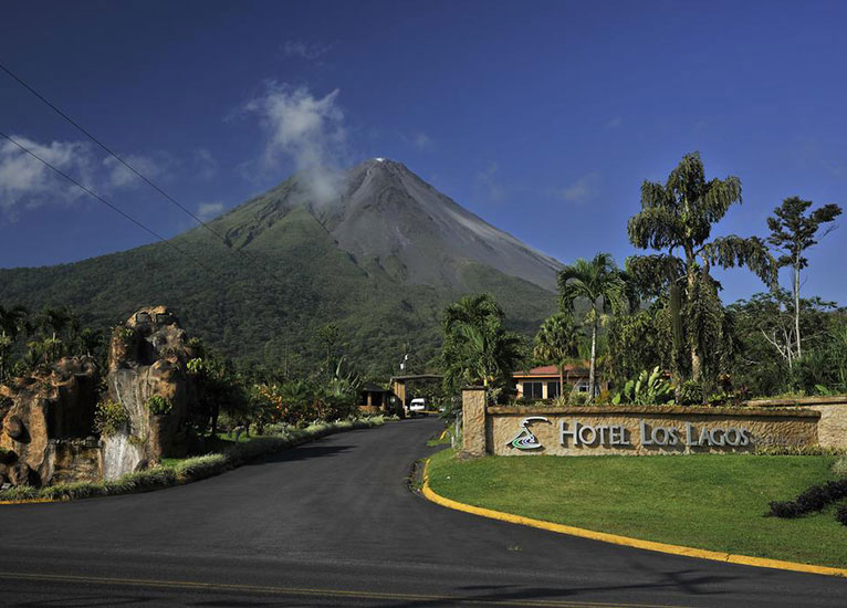 Arenal Volcano Hike COMBO Hot Springs Los Lagos