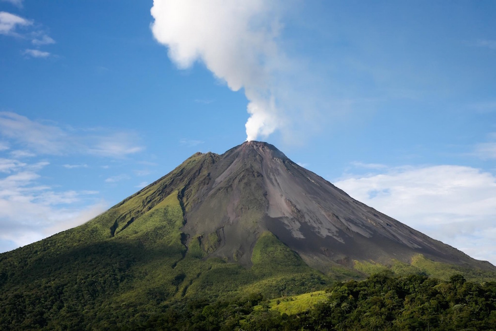 Arenal COMBO Tour: Volcano Hike + Rainforest & Natural History Walk & Paradise Hot Springs + Dinner