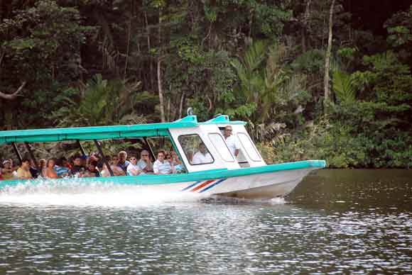 AquaShuttle - Tortuguero to Manuel Antonio