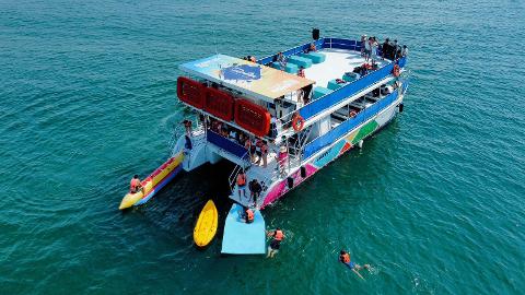 SENSATION SPLASH PARTY