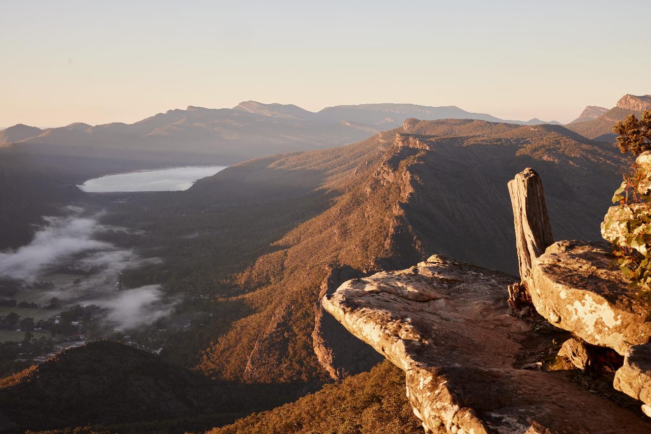 Grampians Grandeur: A Day Trip to Nature's Wonderland