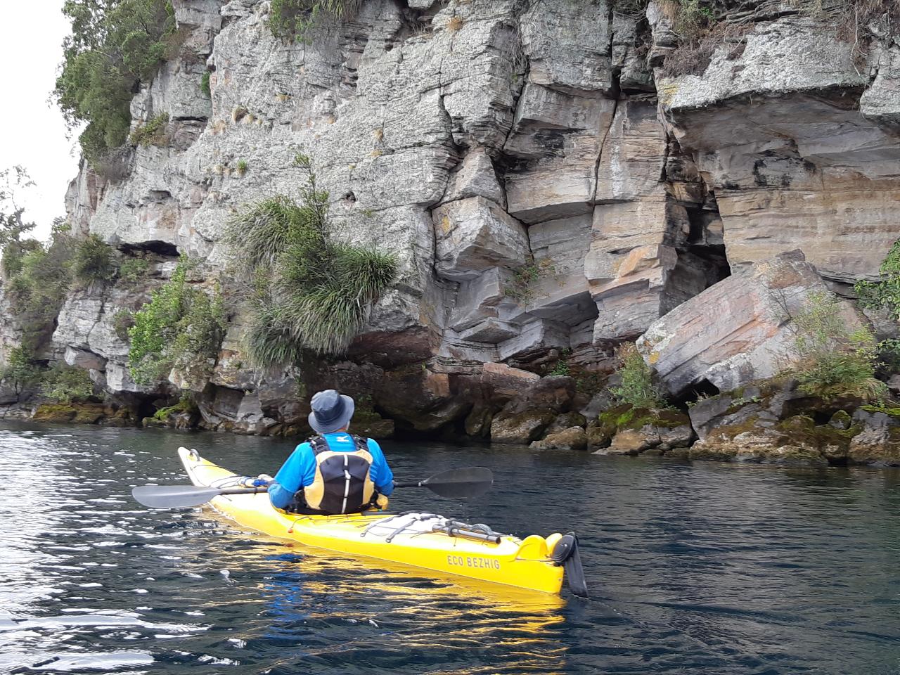 KAYAK - Full Day Maori Carvings and Mason's Rock Kayak Tour