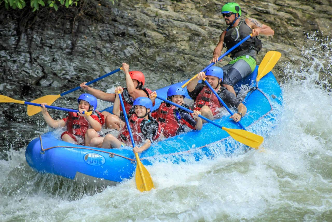 White Water Rafting Savegre River
