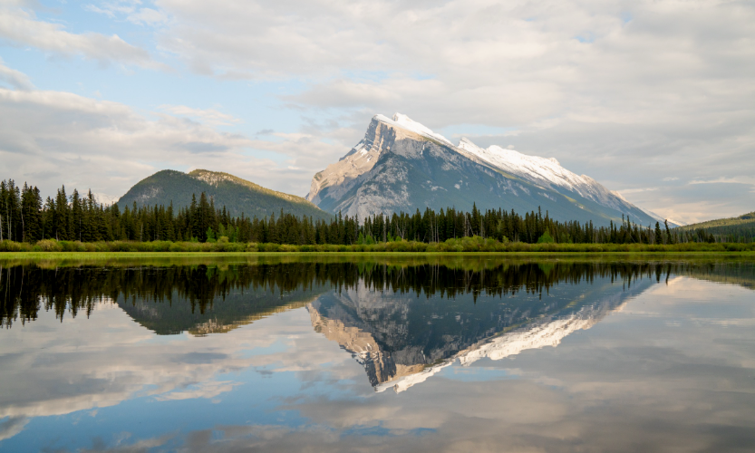 8-Day Essential Rockies & West Coast Eastbound Tour from Vancouver to Calgary: Whistler, Okanagan, Kelowna, Revelstoke, Canmore and Banff**Admission Tickets Included**