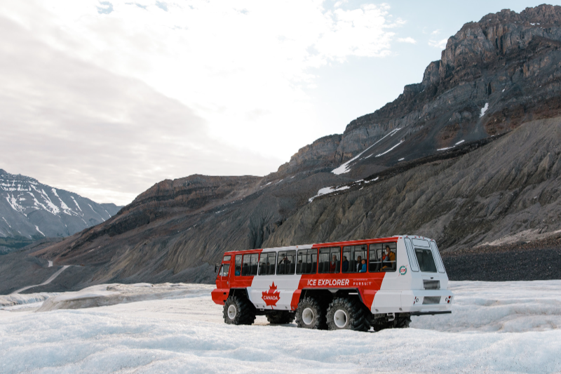 8-Day Essential Rockies & West Coast Eastbound Tour from Vancouver to Calgary: Whistler, Okanagan, Kelowna, Revelstoke, Canmore and Banff**Admission Tickets Included**