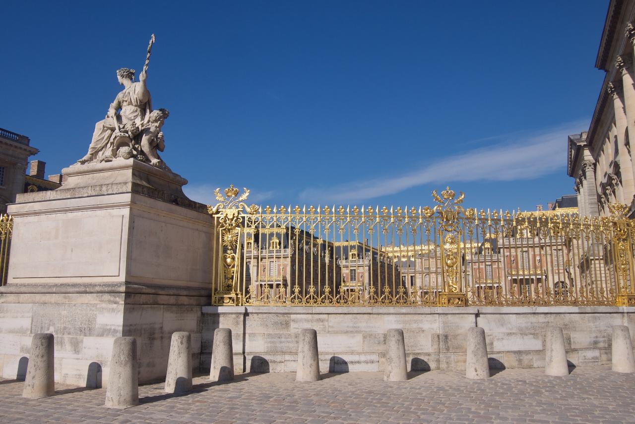 Versailles Half-Day Tour with Gourmet Lunch and Fountain Show, from Versailles