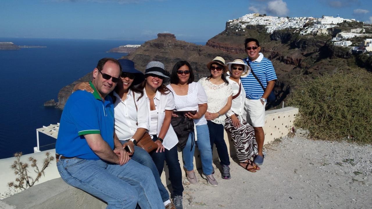 Santorini in a Day: Full Day Custom Tour of Santorini