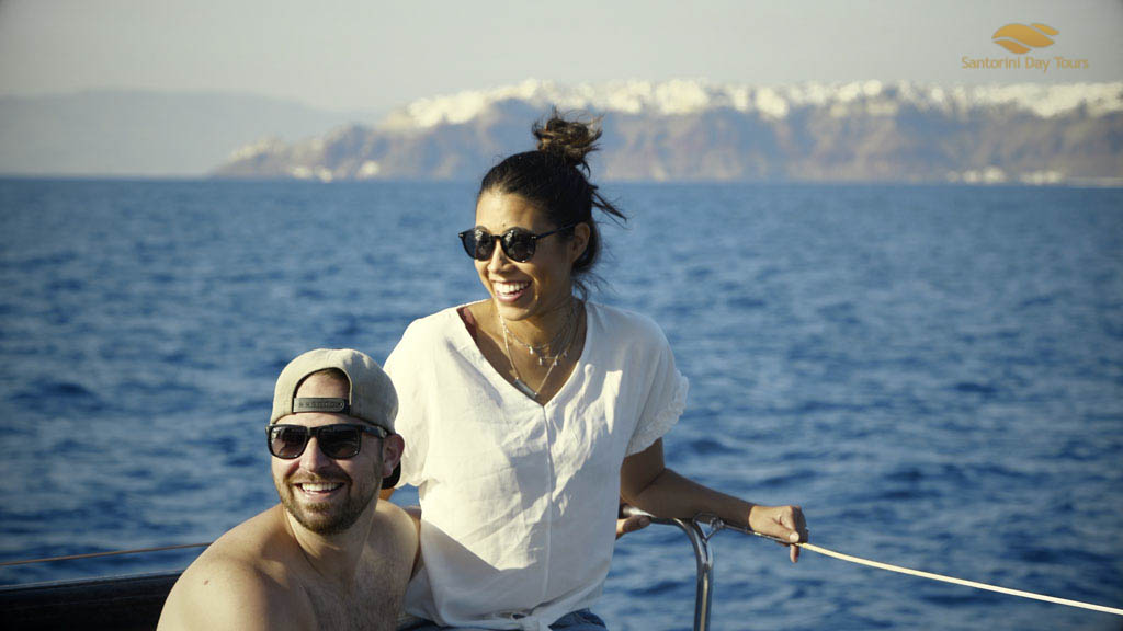 Luxury Morning Catamaran Tour in Santorini with Greek Meal and Drinks (20PART)