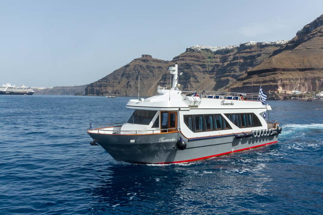 Santorini: Private Water Taxi (One-Way)