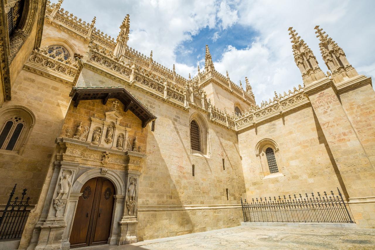 GUIDED VISIT TO THE CATHEDRAL AND ROYAL CHAPEL in English