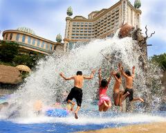 Day Trip Sunway Lagoon Theme Park with Round-Trip Transfer and Lunch