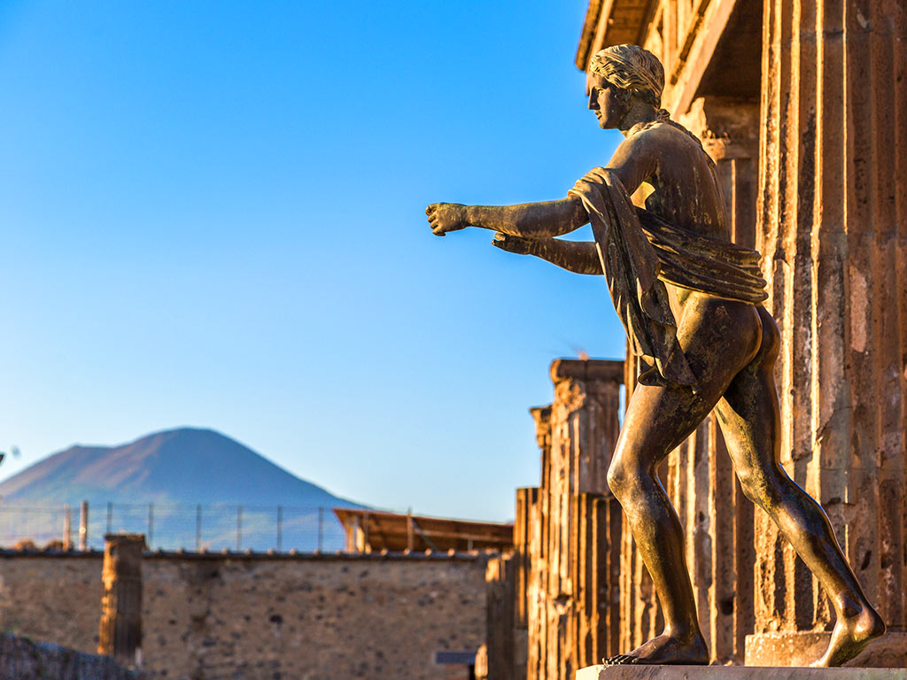 Pompeii and Vesuvius Tour from Naples: Large Group