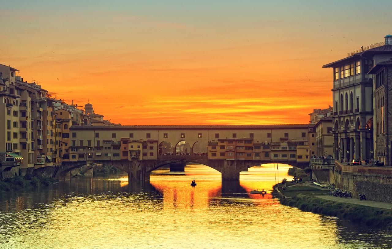 Florentine Arno River gondola tour