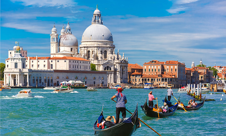Group: Venice Walking Tour & Gondola Ride