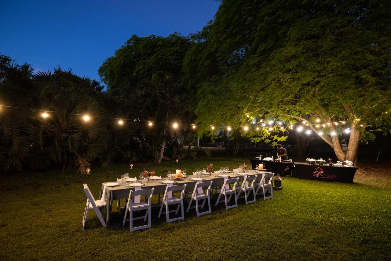 Outback Dinner & Show Package