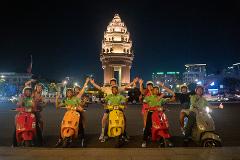 Phnom Penh night foodie vespa tour