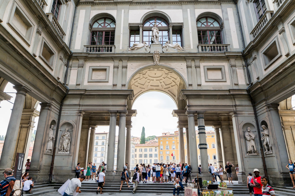 VIP Morning at Vasari Corridor and Uffizi Gallery Tour