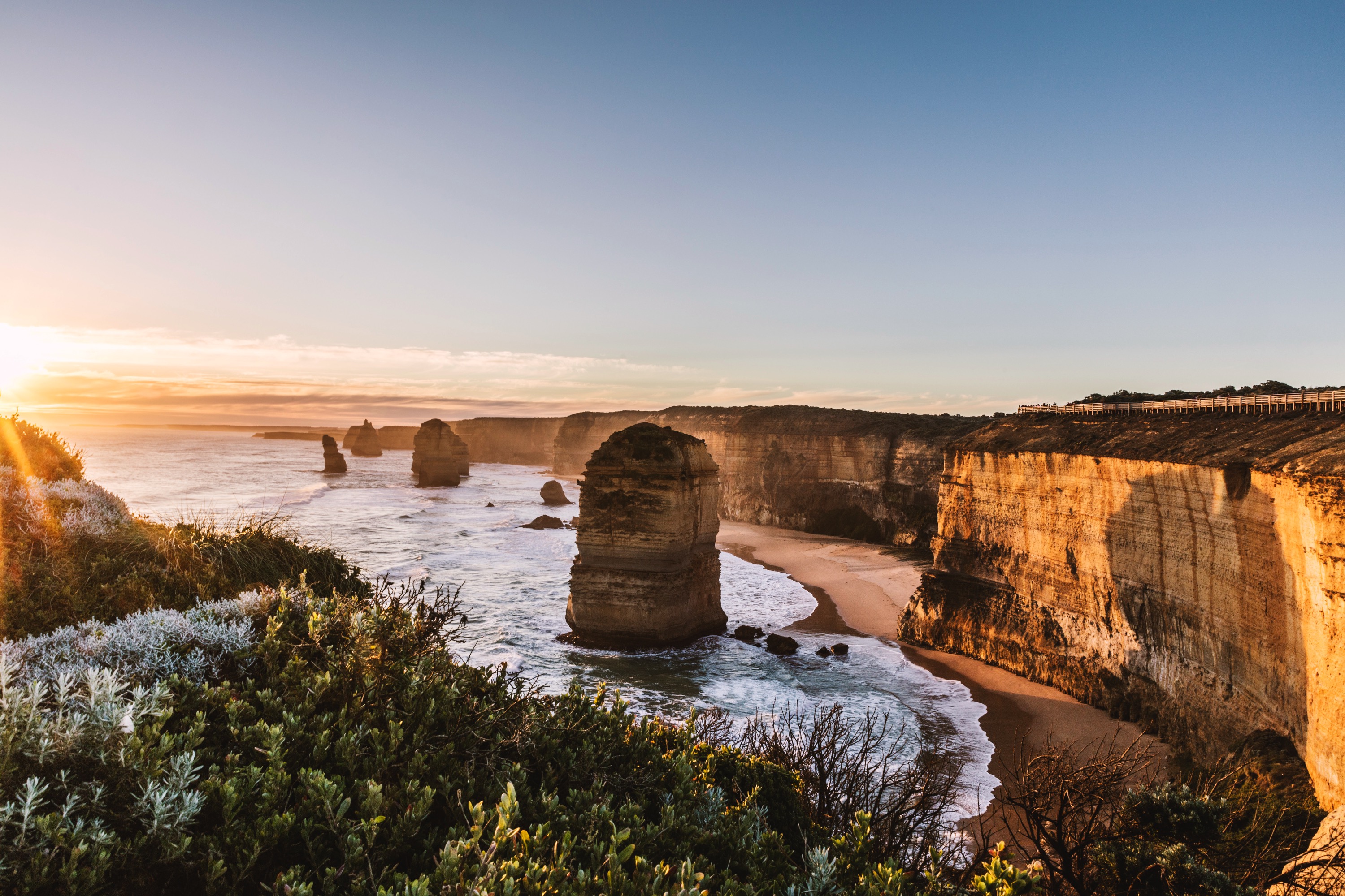 1-Day Explore Great Ocean Road & 12 Apostles