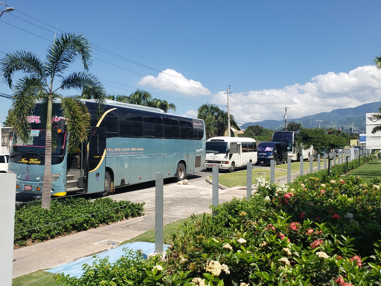 Private Airport Transfer - Montego Bay Hotels To Kingston Airport (kin 