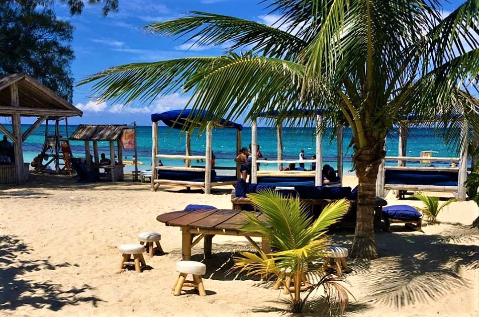 Bamboo Blu Beach Club Excursion from Runaway Bay