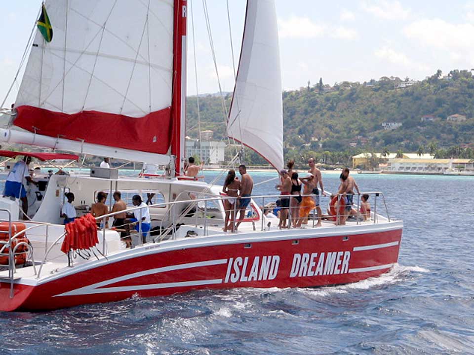 dreamer catamaran cruises