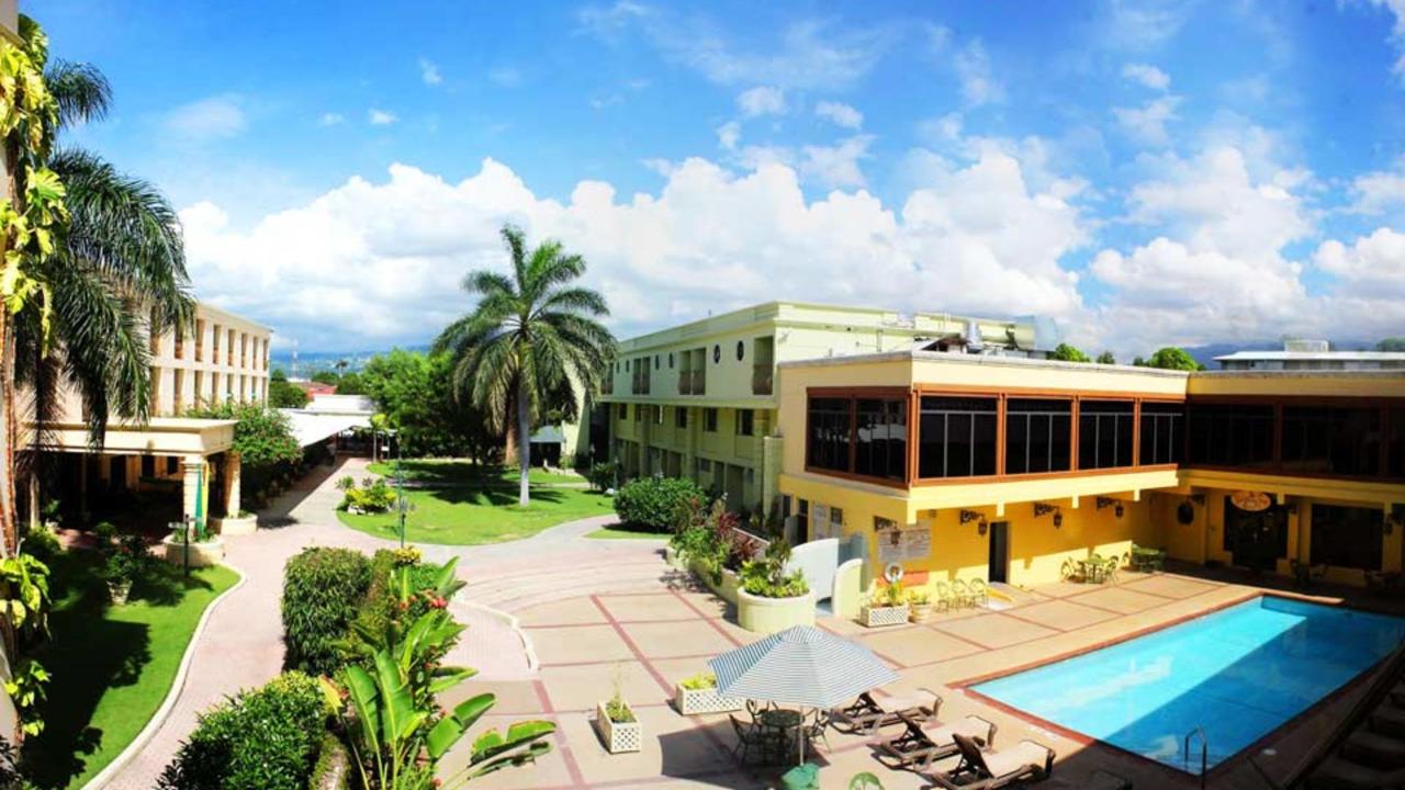 5-Day Mini Reggae Vacation in Kingston, Jamaica (2 adults + 2 Kids)