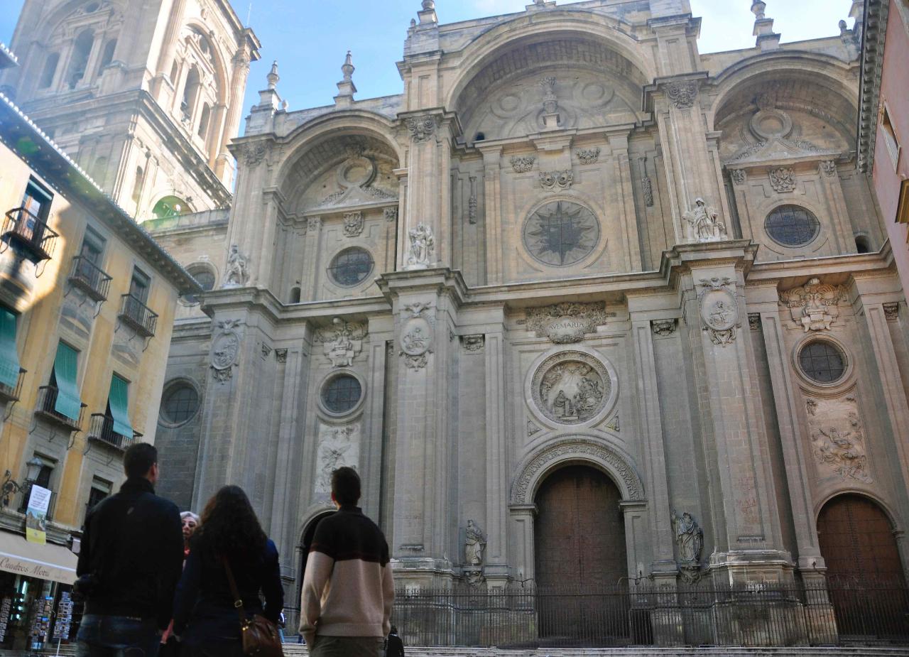Private tour Interior of the Cathedral and Royal Chapel of Granada. Tour in English