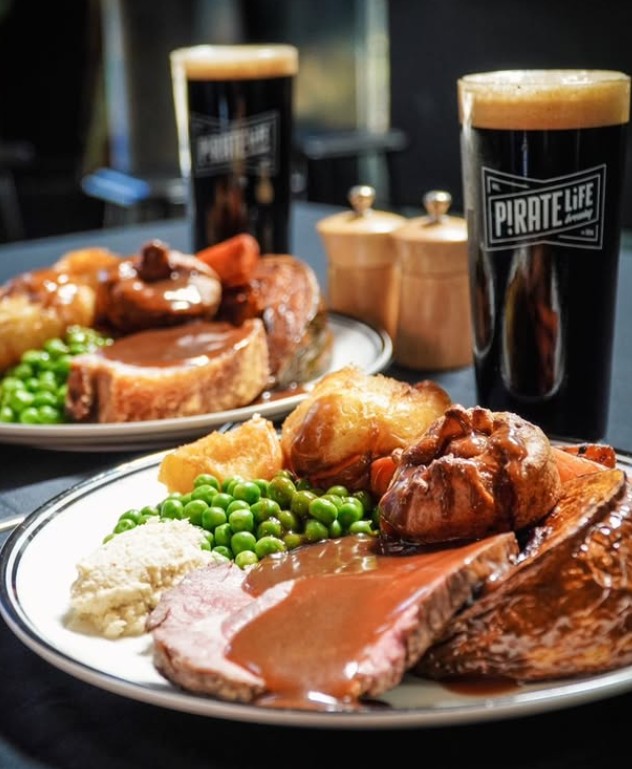 Port Adelaide Street Art tour with lunch and a pint