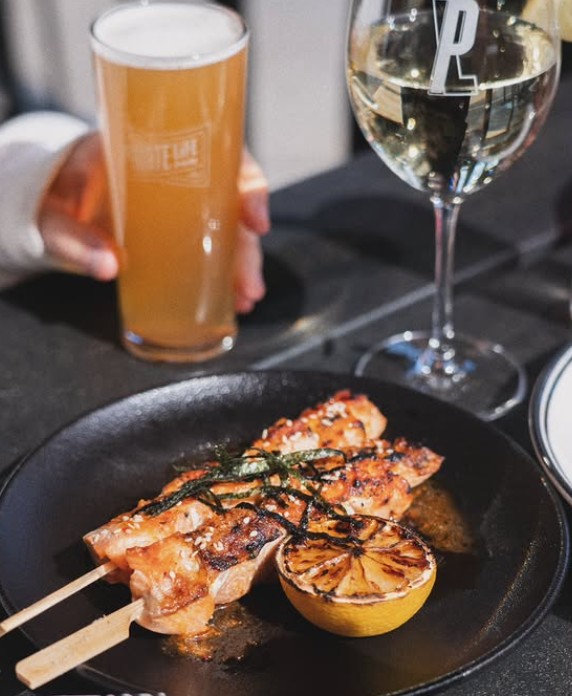 Port Adelaide Street Art tour with lunch and a pint