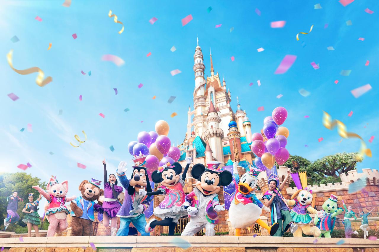 4D3N Hong Kong Disneyland Day Tour - SIC