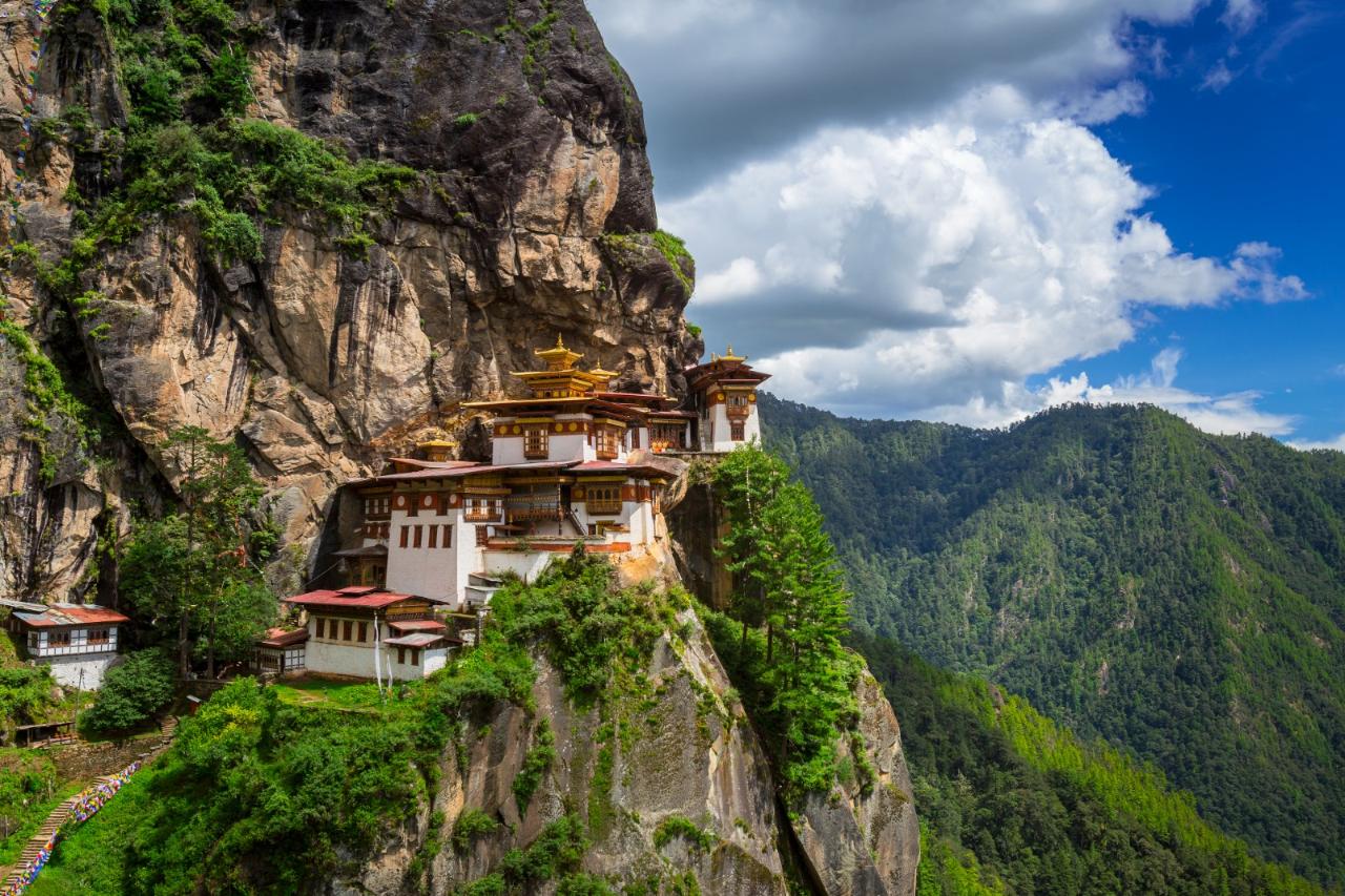 7D6N Luxury Bhutan ~ a glimpse into a world untouched by modernity