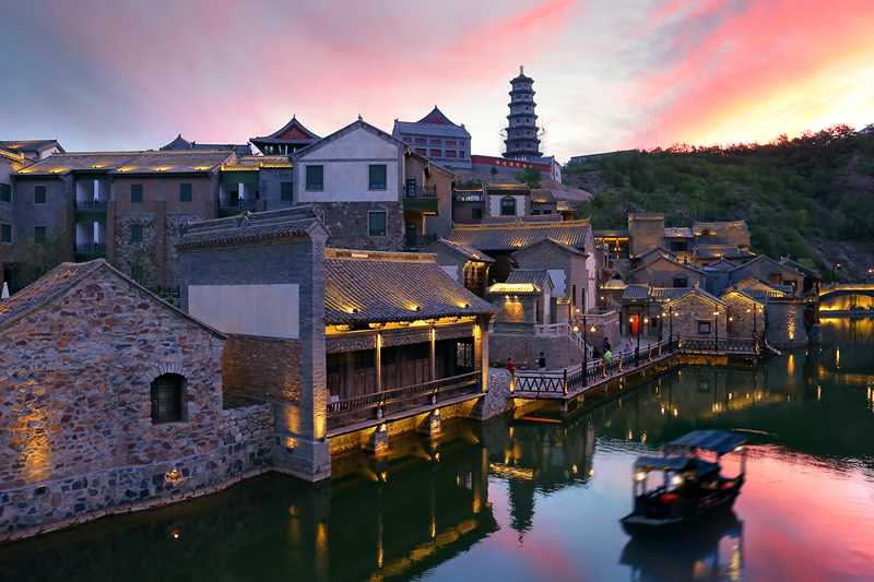 2 Day Private Tour of Beijing Gubei Water Town - Min 4 to go