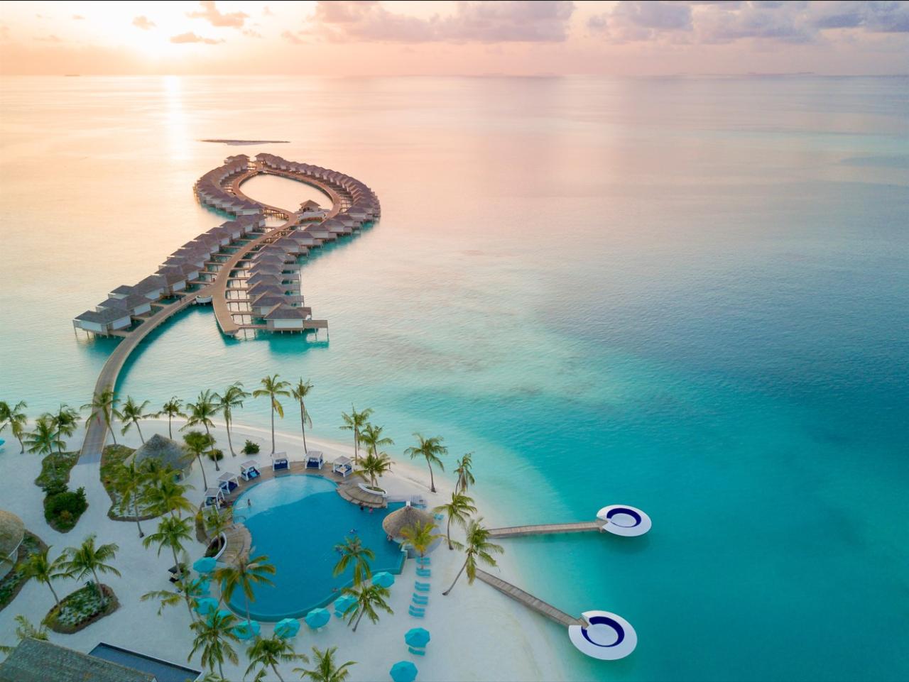 5D4n Maldives Kandima Resort 5* Free Half Board! 2N Beach + 2N Aqua Villa (Domestic Flight) Book buy 31Aug23