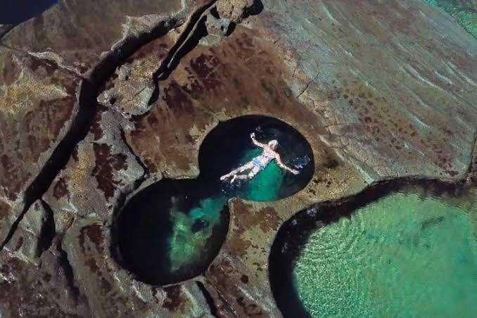 Figure Eight Pools - Day Tour